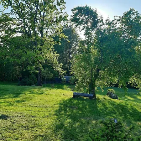 Romantische Mit Weitlaeufigem Garten By Interhome Cubanici
