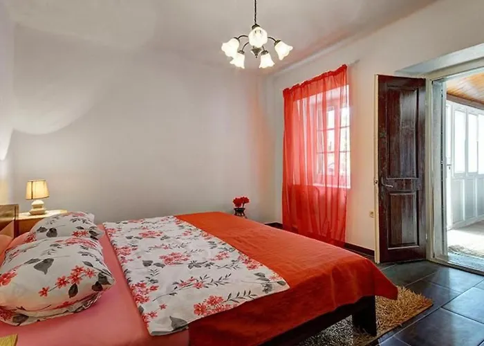 Romantische Mit Weitlaeufigem Garten By Interhome