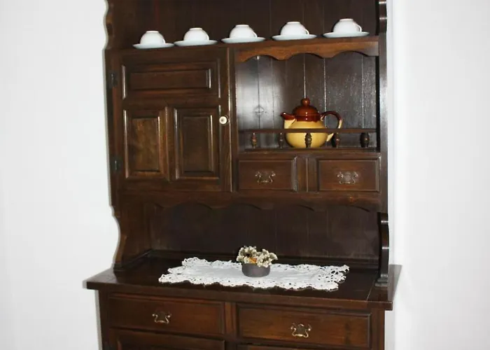 Vikendica Romantische Mit Weitlaeufigem Garten By Interhome *