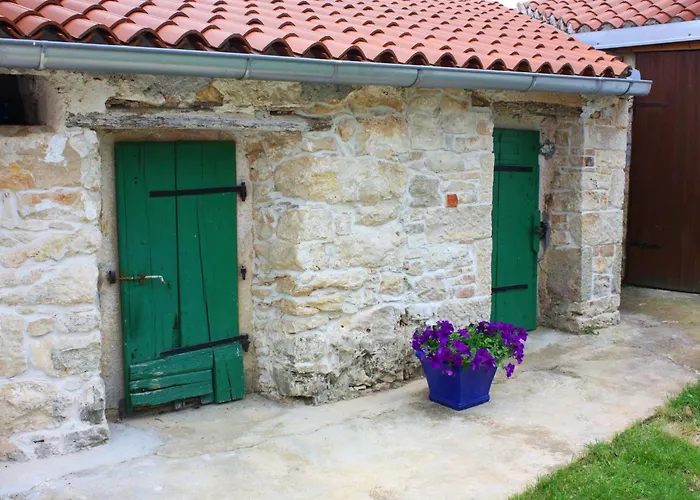 Romantische Mit Weitlaeufigem Garten By Interhome