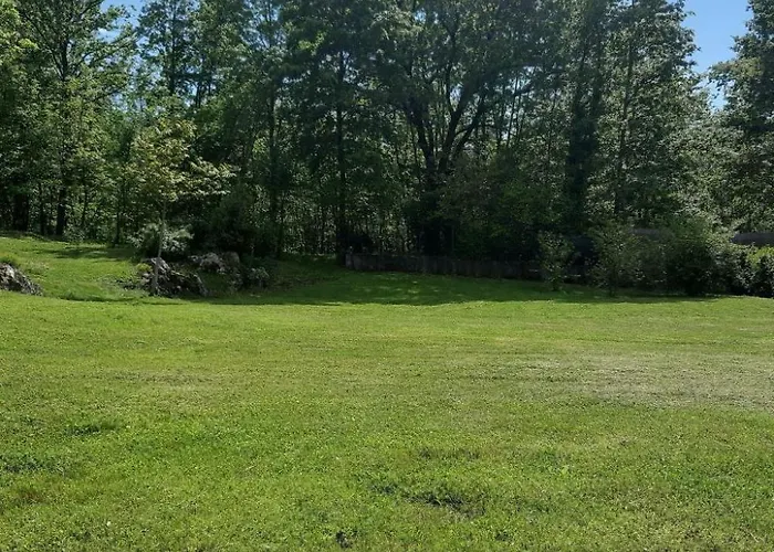 Vikendica Romantische Mit Weitlaeufigem Garten By Interhome *
