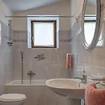 Romantische Mit Weitlaeufigem Garten By Interhome 別荘 *