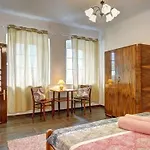 Romantische Mit Weitlaeufigem Garten By Interhome Cubanici