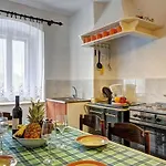 Romantische Mit Weitlaeufigem Garten By Interhome 別荘 *
