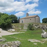 別荘 Romantische Mit Weitlaeufigem Garten By Interhome Cubanici