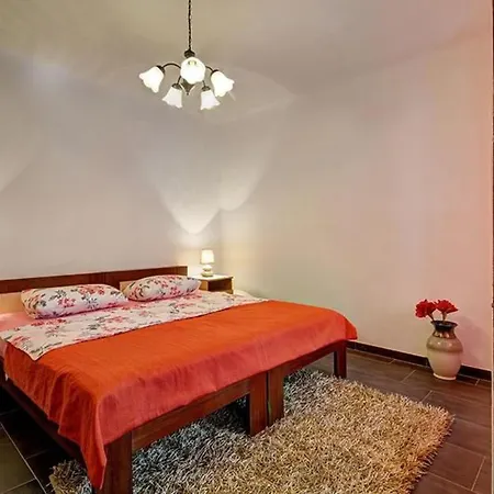 Romantische Mit Weitlaeufigem Garten By Interhome
